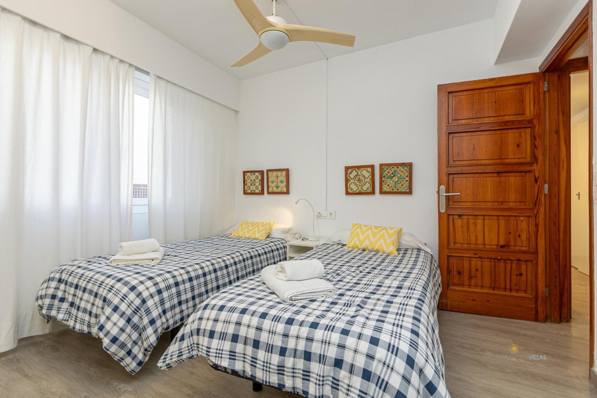 Bel Planta Baja First Line Pinewalk Apartment *