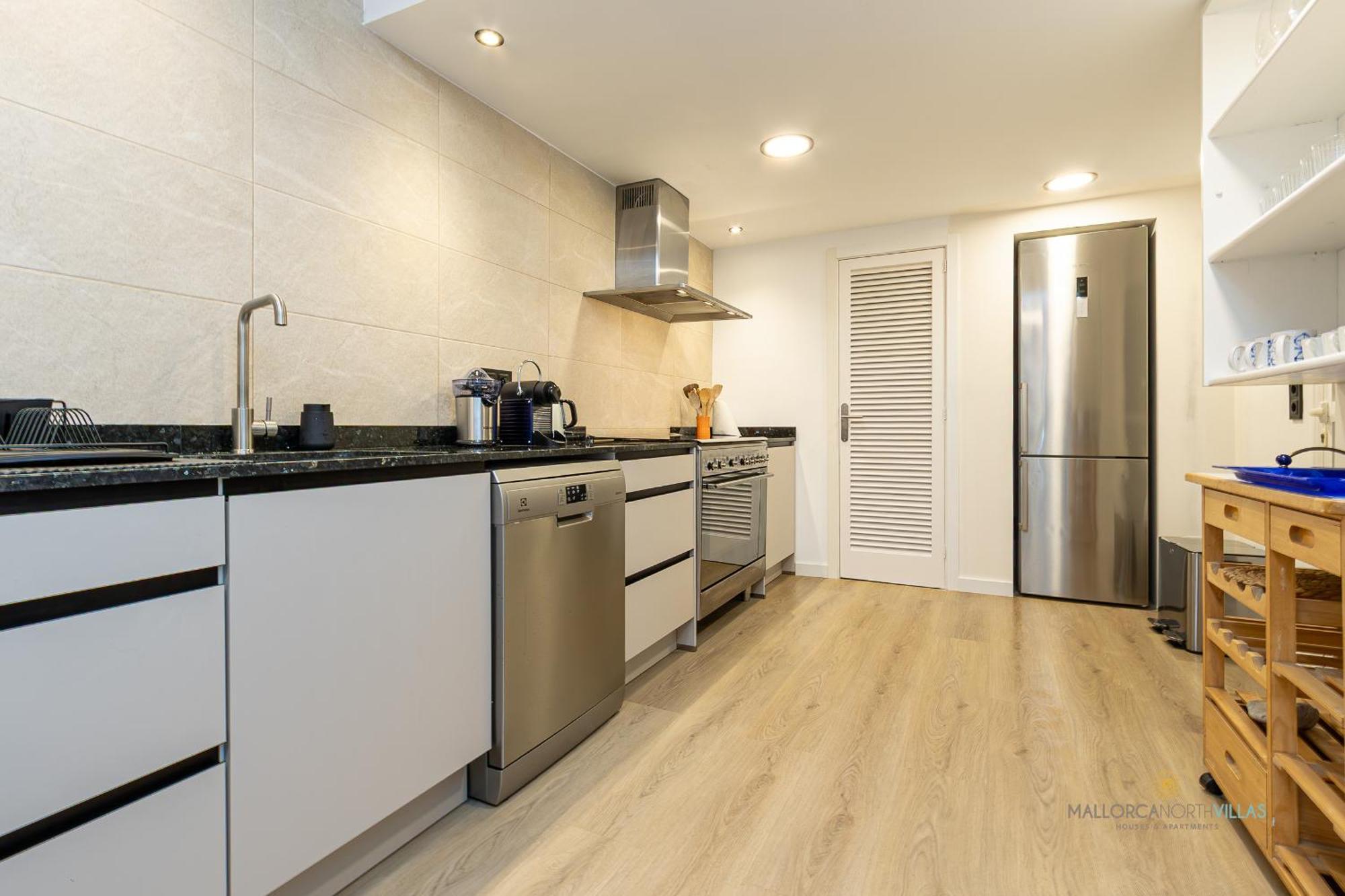 Bel Planta Baja First Line Pinewalk Apartment